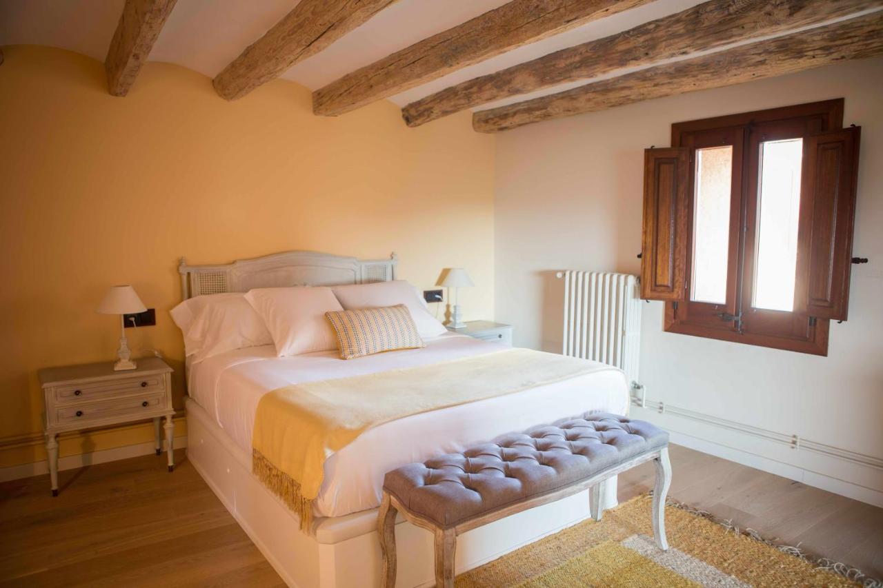 Casa Rural Masia Les Apieres El Pla de Manlleu Εξωτερικό φωτογραφία